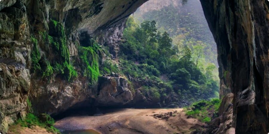 The Discovery of Son Doong Cave
